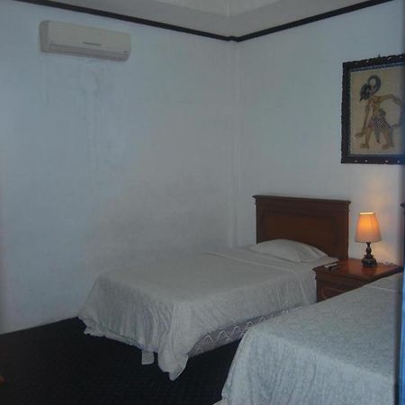 Sadinah Sahid Josodipuro Hotel Colomadu Exterior foto
