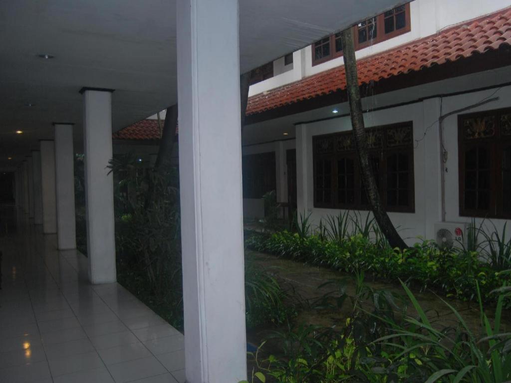 Sadinah Sahid Josodipuro Hotel Colomadu Exterior foto