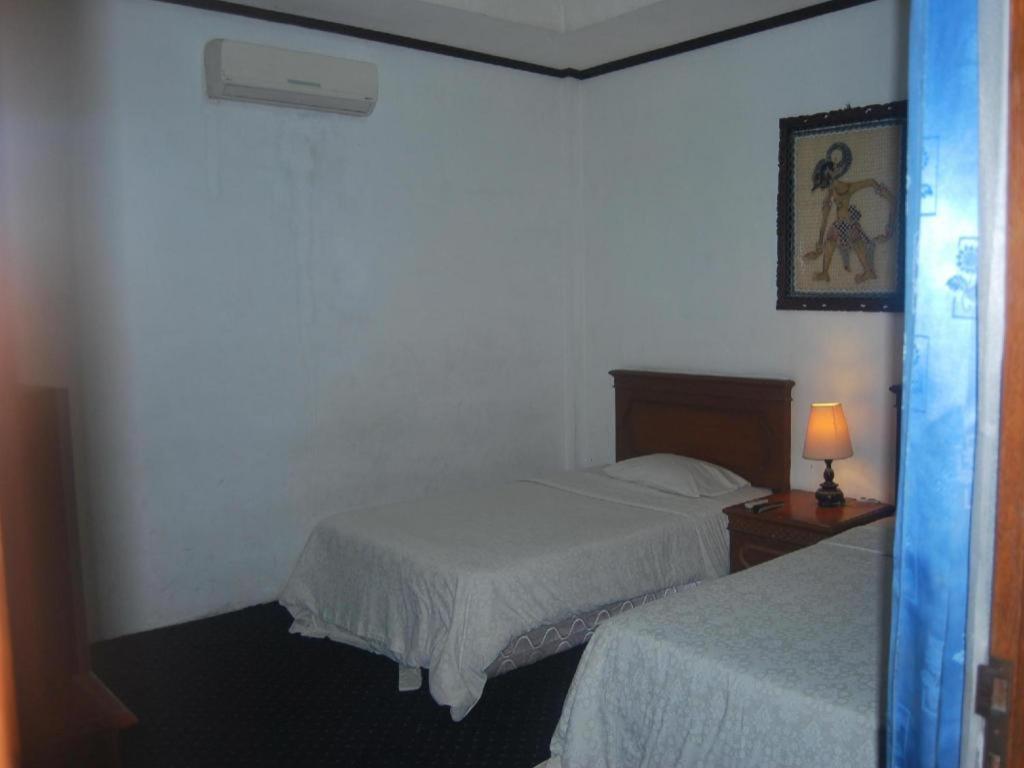 Sadinah Sahid Josodipuro Hotel Colomadu Exterior foto